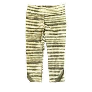 Under Amour 3/4 Length Leggings Size Small